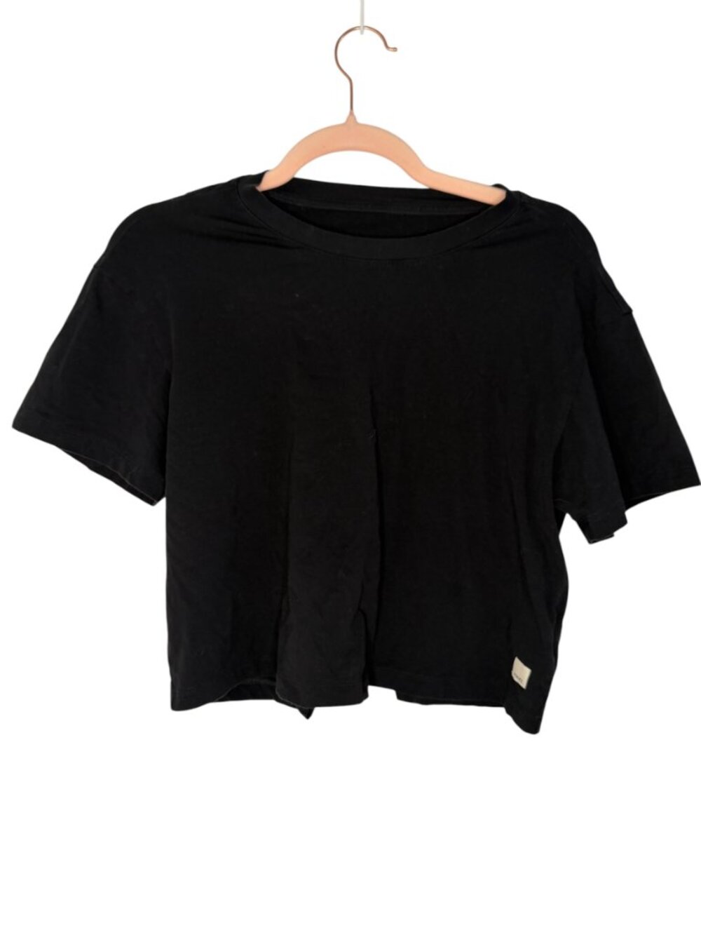 Vuori Feather Cross Back Tee -Black Open Back Cropped- S-MSRP $58 - Picture 6 of 8